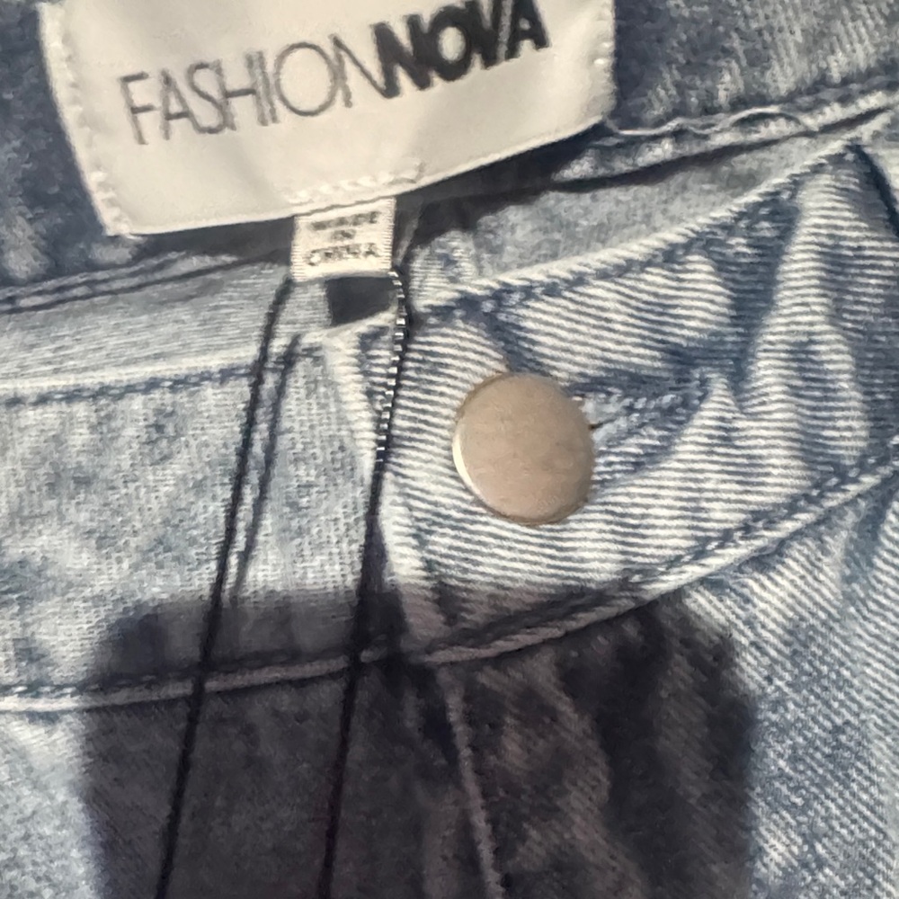 Stylish Blue Jeans with Pink Bow Detail - Picture 8 of 10